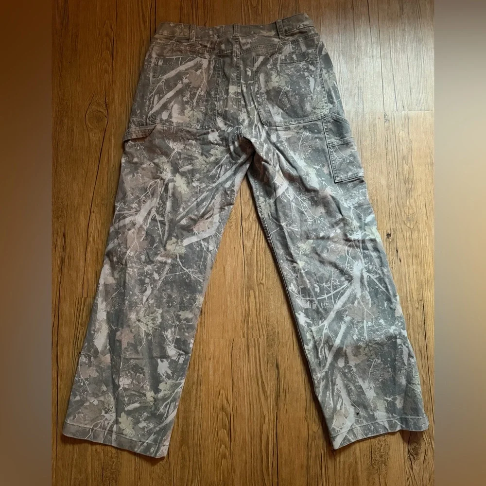 Abercrombie & Fitch camo cargo pants in a 31W 32L #cargo #camouflage
